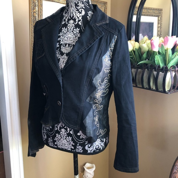 Simon Chang | 8 - Picture 4 of 5